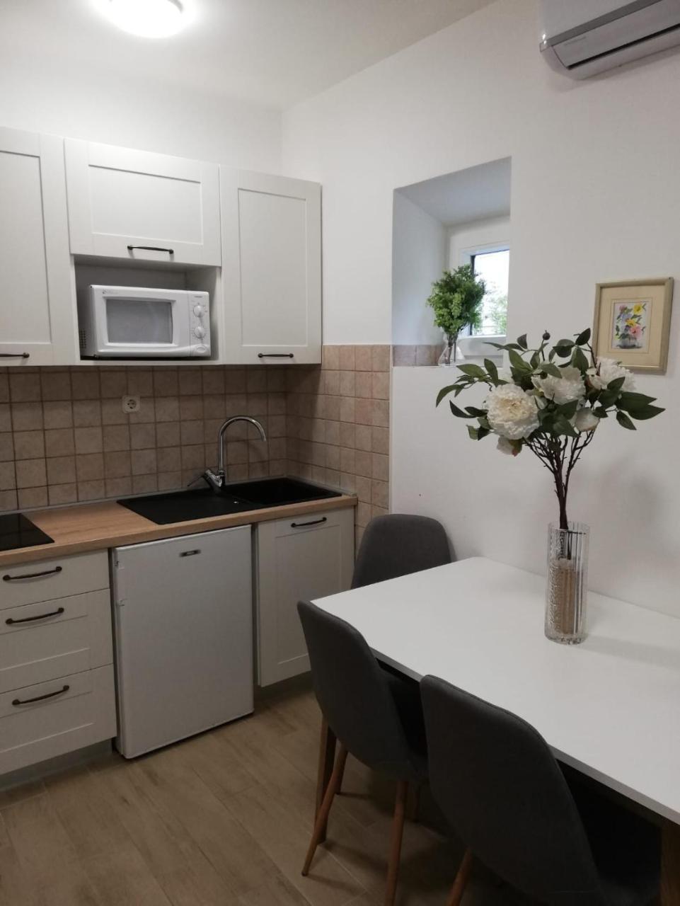 Villa Rajski Dvor 2 Bol Eksteriør billede
